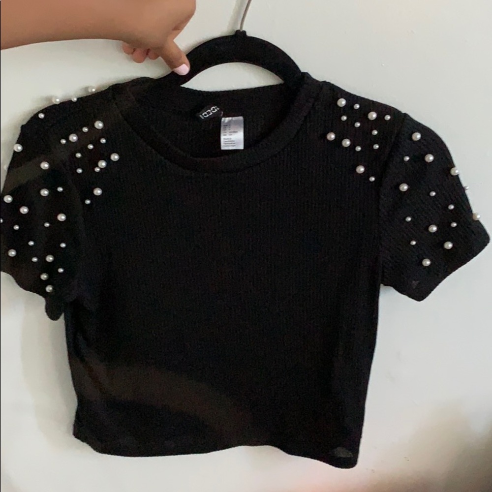 H&M BLACK TOP WITH PEARL EMBELLISHED ON SHOULDERS